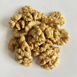 Walnut Kernels