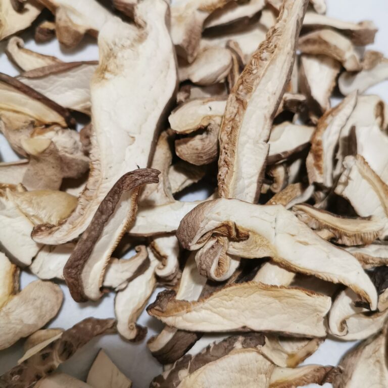 Whole vs Sliced Shiitake Mushrooms: Which One Is Better for Importers?